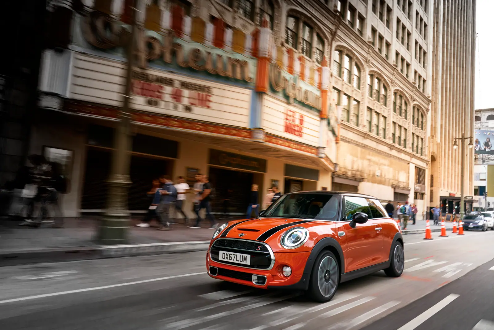 2018年改良型のMINI Cooper S 3 Door