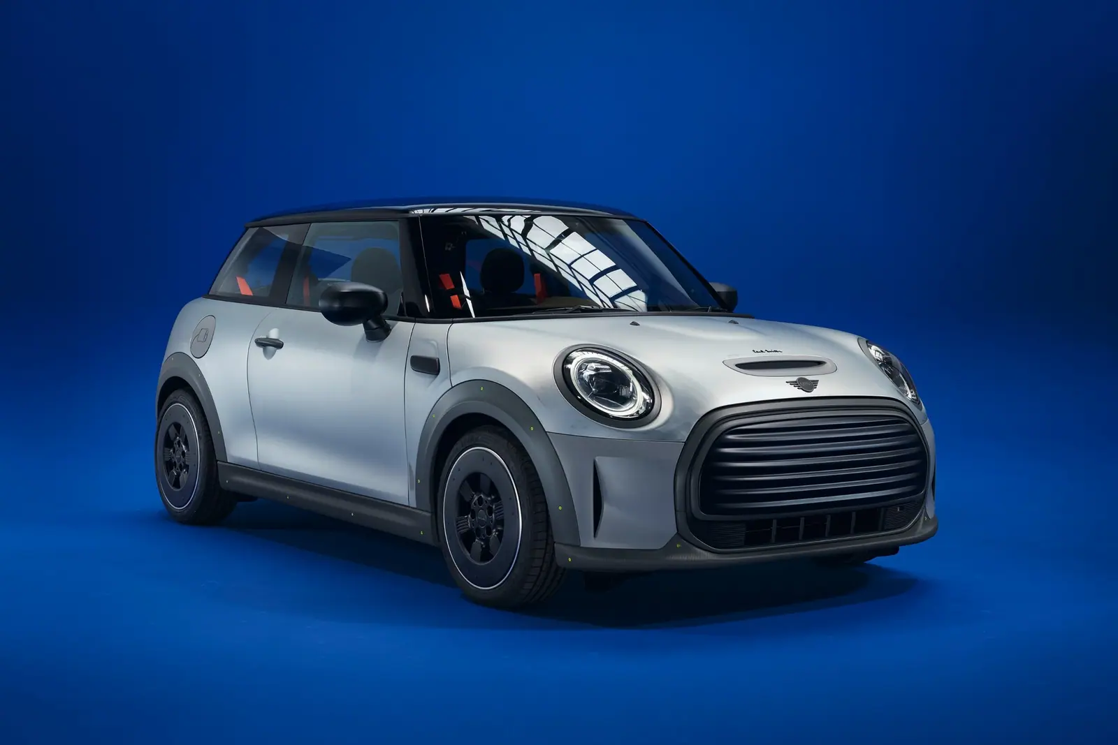 MINI STRIPの外観。ポール・スミスとMINIによる2021年の一台限りのデザイン。