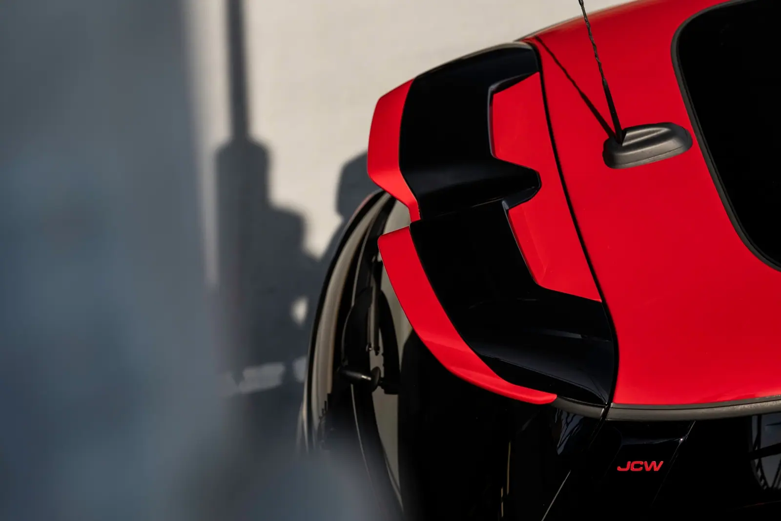 現行MINI Cooper 3 DoorのJCWリア・エアロ部品