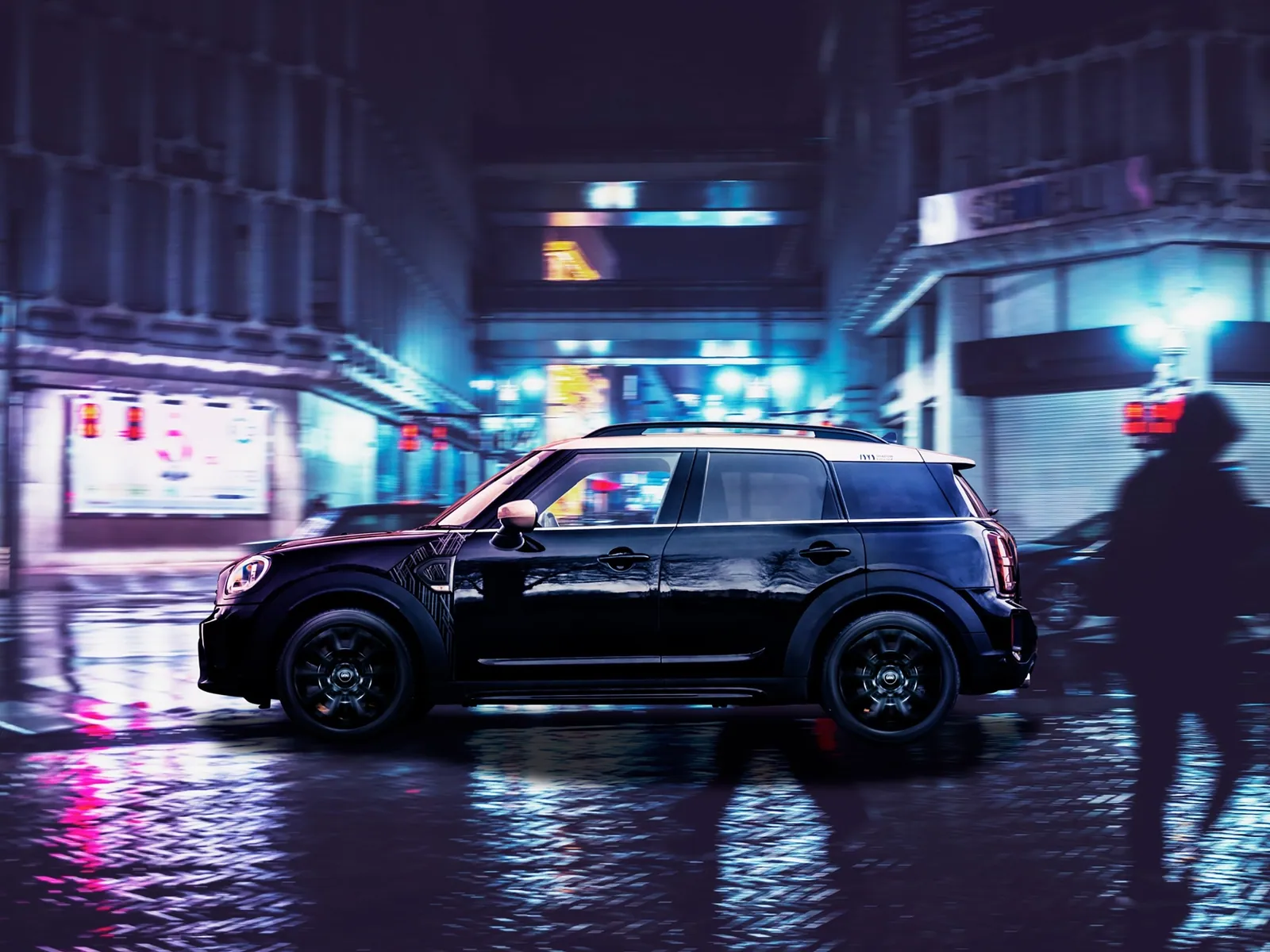 MINI Crossover Shadow Editionの公式プレス写真