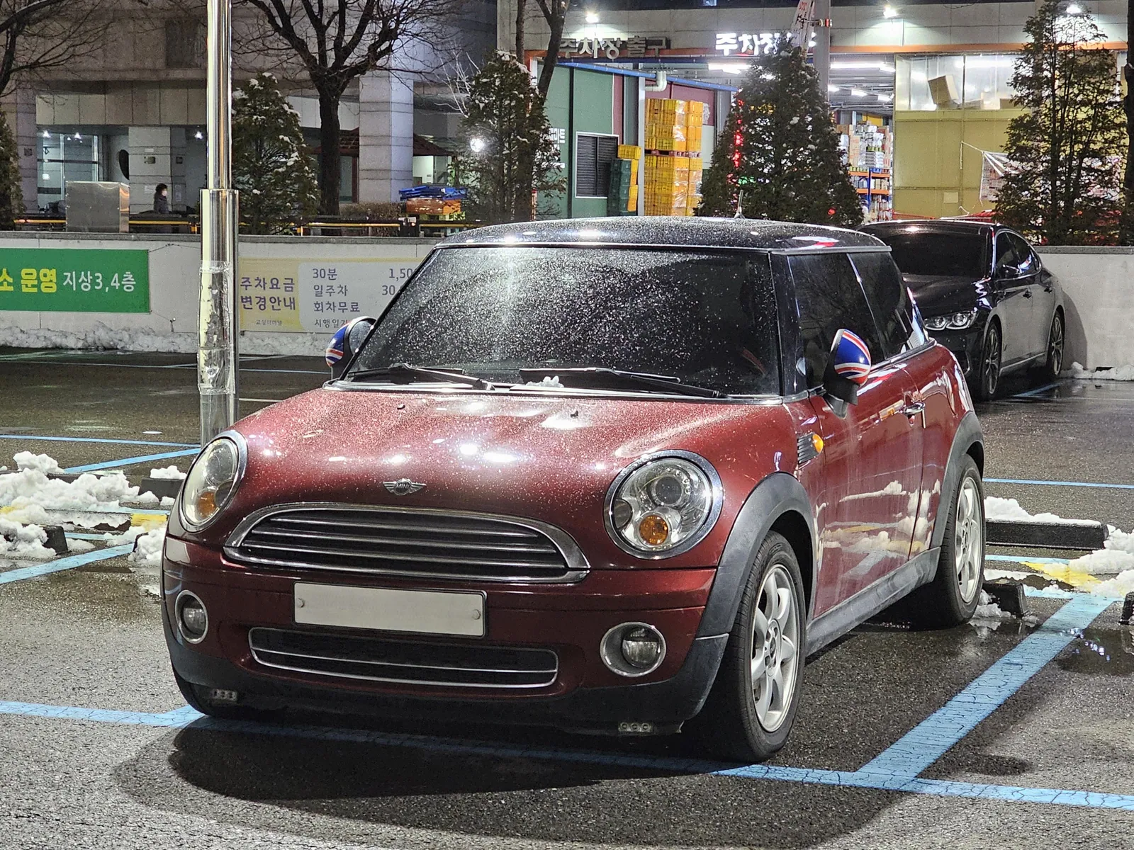 Nightfire RedのMINI Cooper R56
