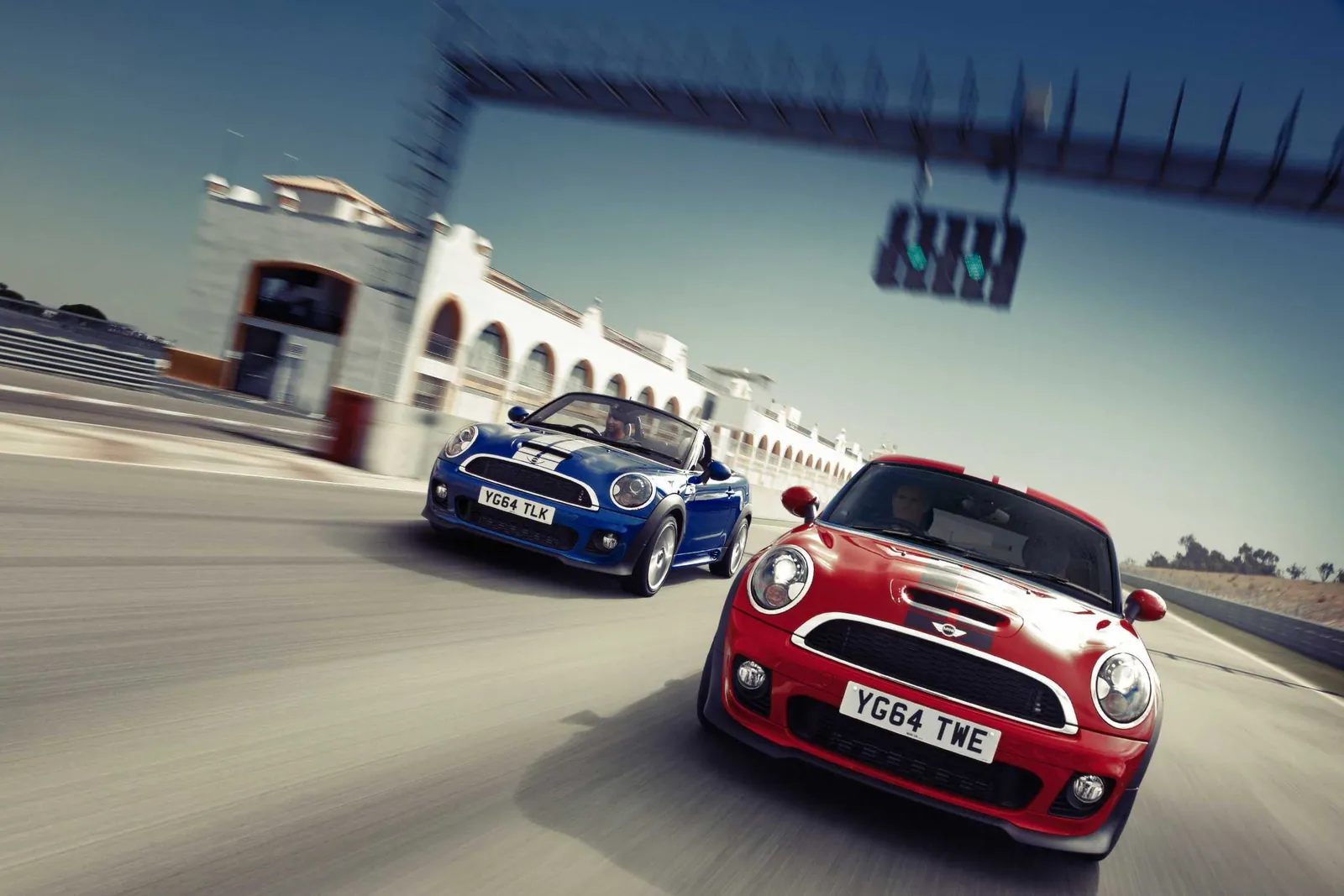 MINI CoupéとMINI Roadster
