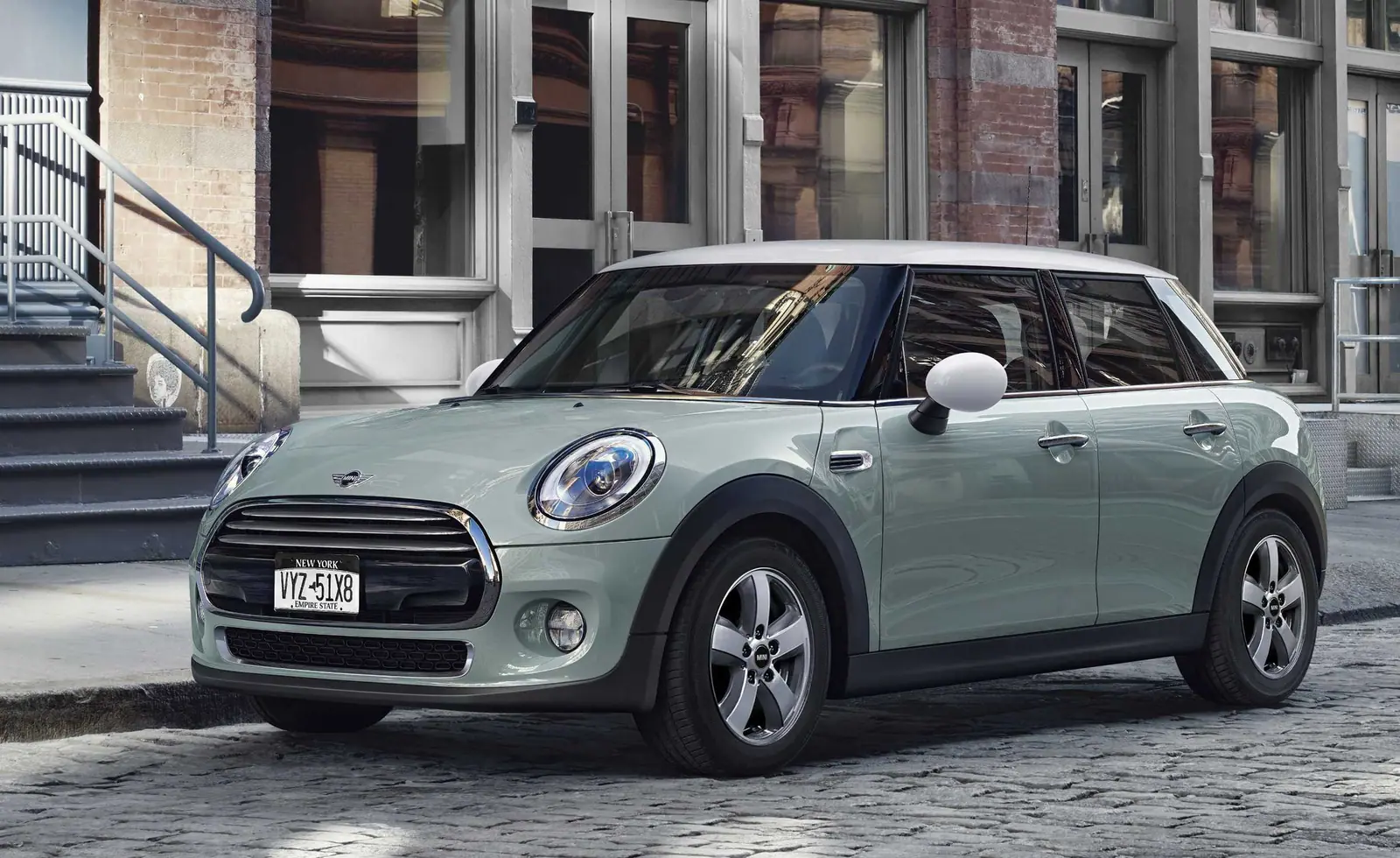 MINI Ice Blueの公式プレス写真