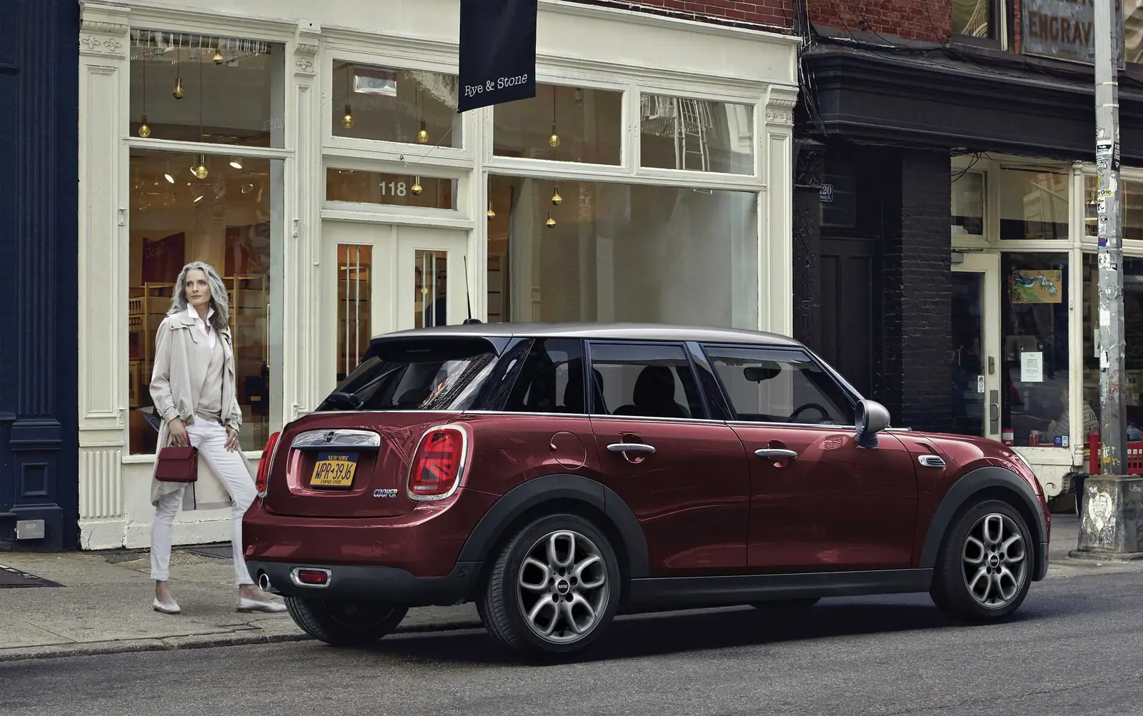 MINI Burgundy Editionの公式プレス写真